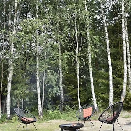 Zywiolowo - W Stylu Stodoly Z Placem Zabaw I Stawem - Ogien Semesterbostad Parchowo