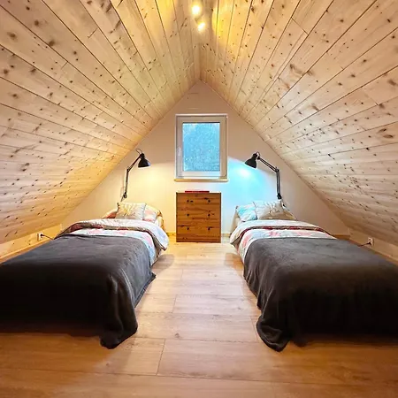 Zywiolowo - W Stylu Stodoly Z Placem Zabaw I Stawem - Ogien Semesterbostad Parchowo